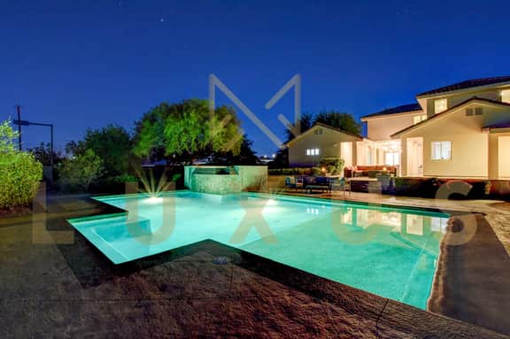 Vegas Views BIG Group Home w Tennis & Beach Pool